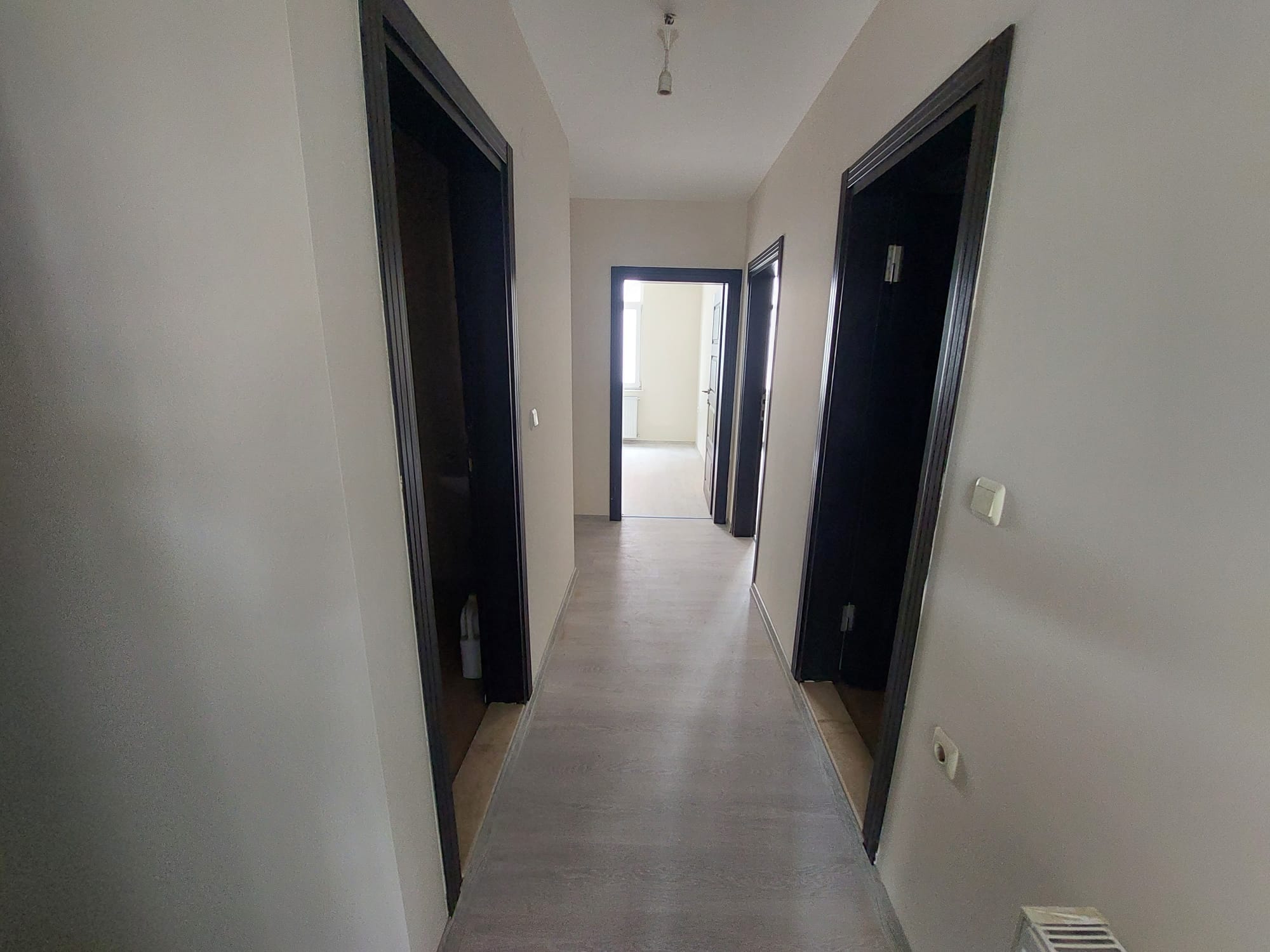 CUMHURİYET MAHALLESİNDE DENİZE ÇOK YAKIN 3+1 KİRALIK DAİRE